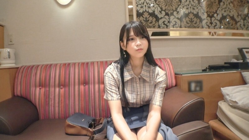 SIRO-5602 “这是有史以来最热门的事情!这个相貌平平的女孩隐藏着大奶子!她看起来很安静,但是当你把你的鸡巴放进她体内时,她开始疯狂地呻吟!她的F罩杯奶子疯狂地摇晃..