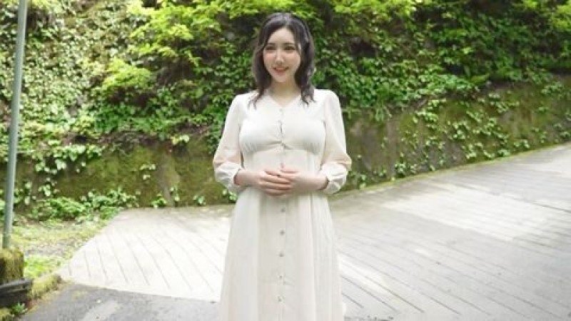 FC2-PPV-4852720 【山梨县某地】“拥有超过100厘米I罩杯乳房的美丽妻子”拍摄她的第一次硬核户外NTR（Netorare）射液。令人震惊的 100 分钟推动了