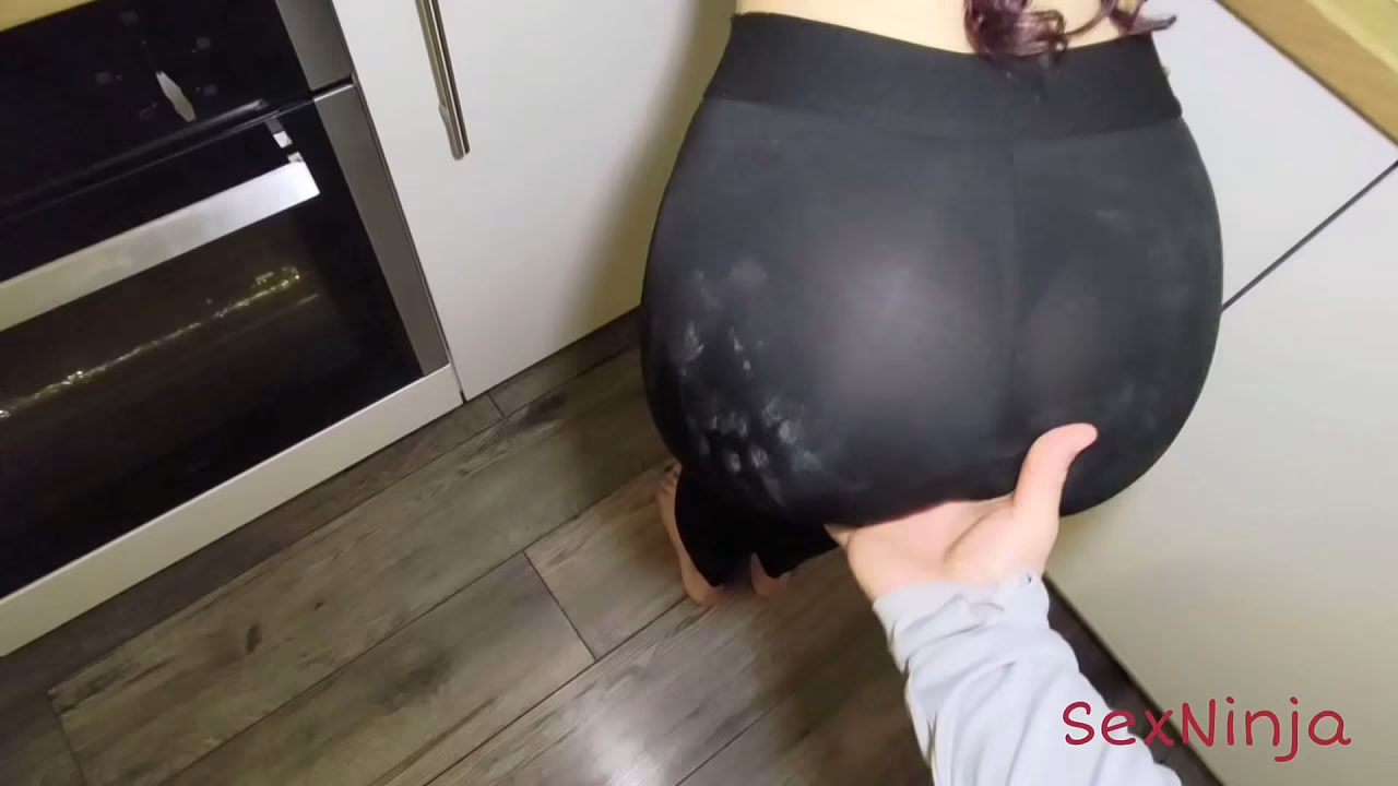 Is It Wrong To Fuck My Best Friend's Hot 继母 - She Seduced Me