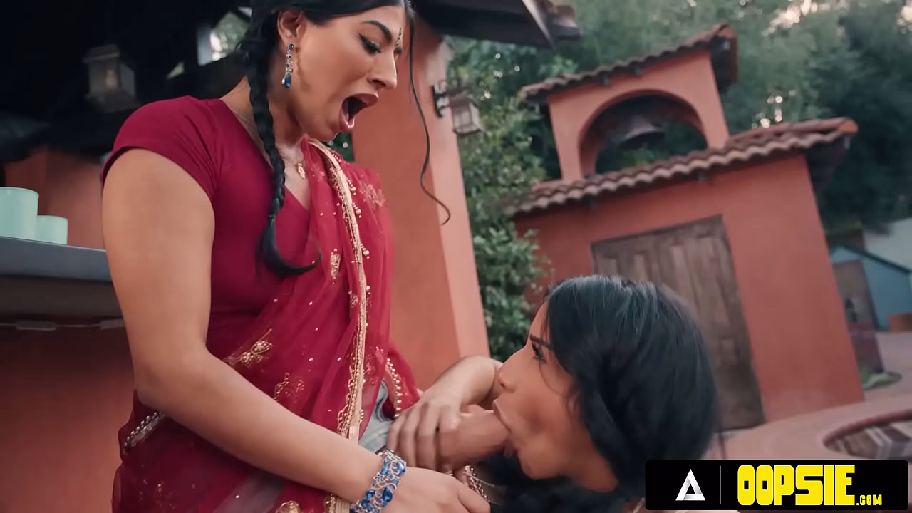 OOPSIE - Jasmine Sherni Futa 的乐趣将烧烤变成狂野的铁杆三人组暨狂欢