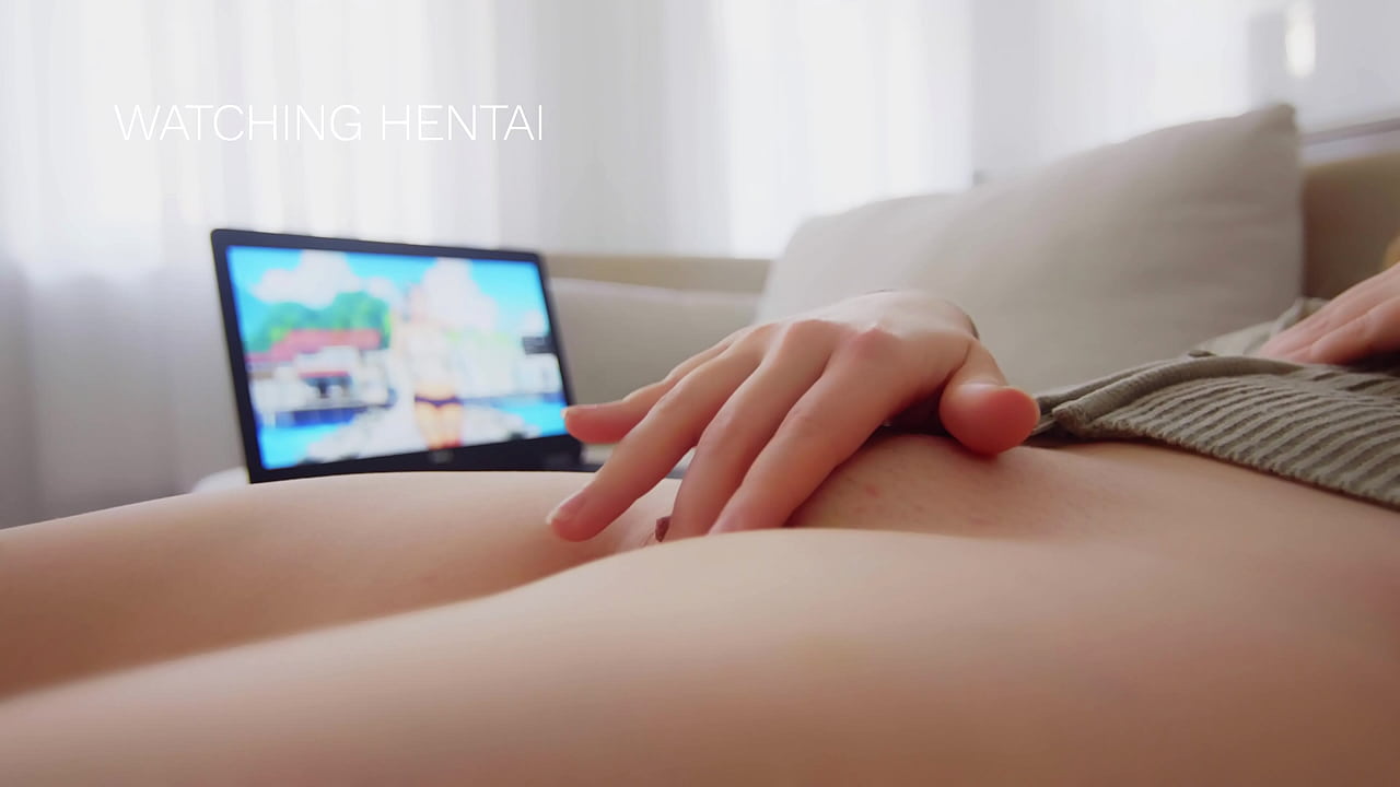 在我的笔记本电脑上观看 HENTAI 时射精和潮吹 - 特写