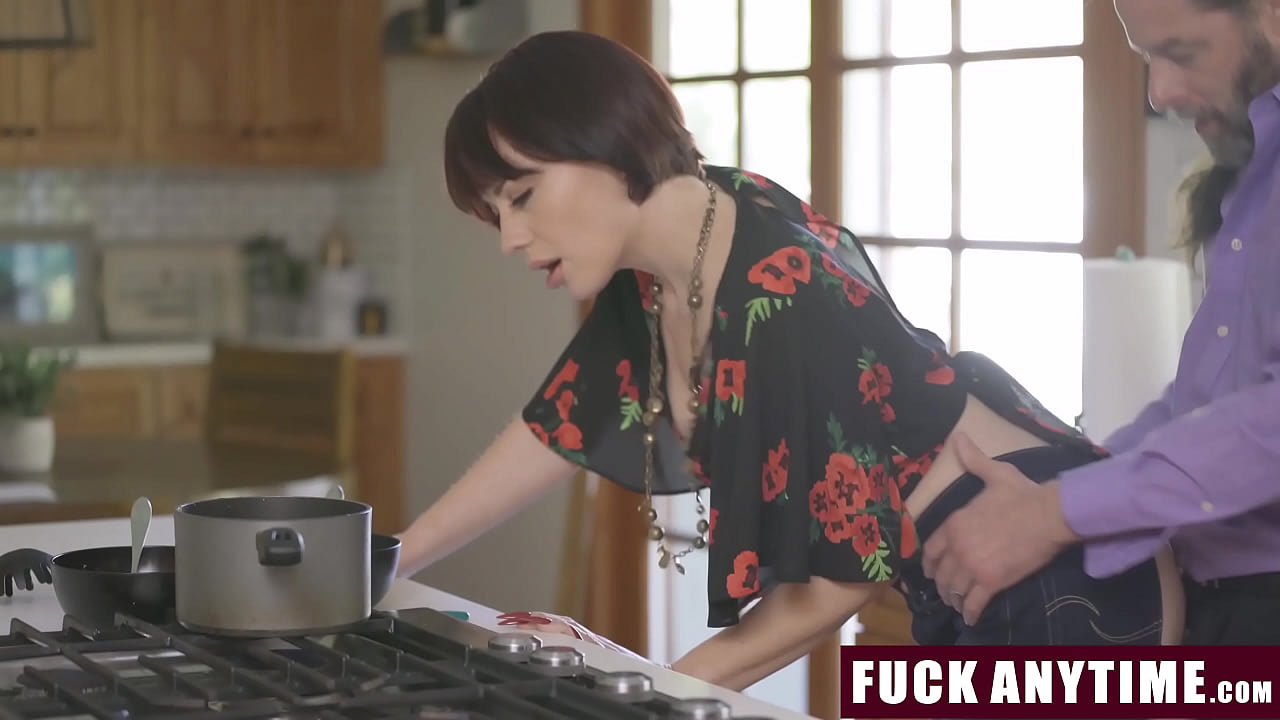 继父dy Has Freeuse Relationship with His 继女 and Wife - Fuckanytime