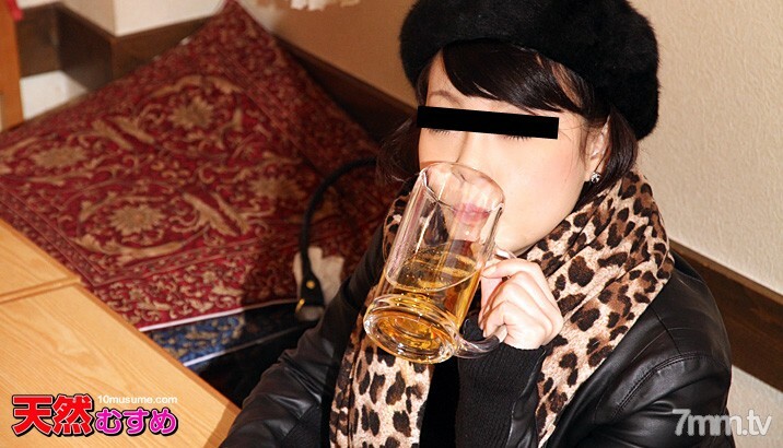 050611-01 超级色情美丽的女孩拿起并暴露蚀刻