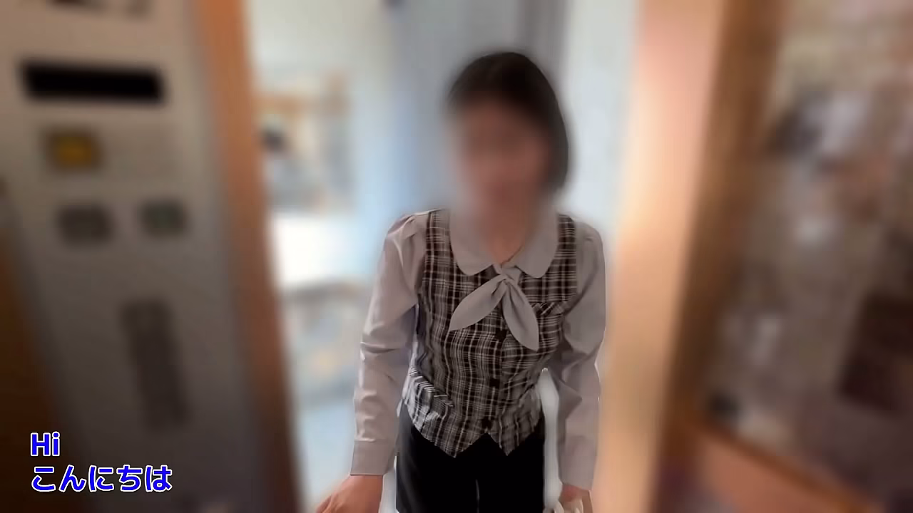 【电梯性爱】“天冷了，我们抱抱吧？”度假时的办公楼。一个男人和一个女人第一次见面并发生性行为，体内射精。