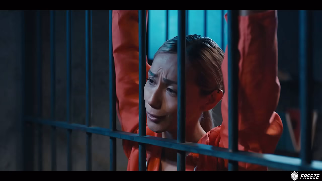 顽皮金发女郎在混合监狱里恶作剧 - Veronica Leal Time Stop Freeze 性交
