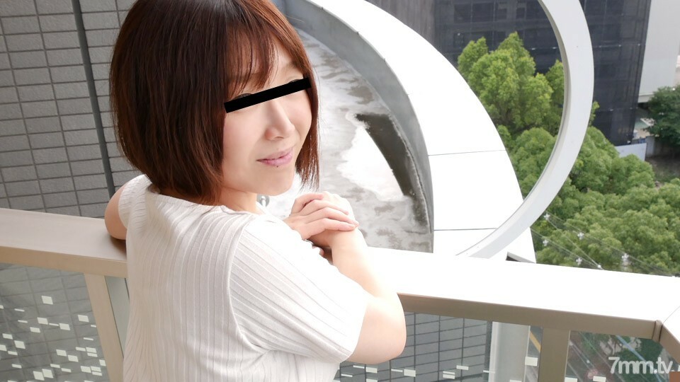 072220-002 颜射精液包在一个成熟的女人身上！