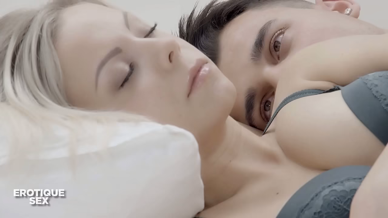 Kinky 继姐 Julia Parker Shows Her Dirty Side To Big Dick 继兄