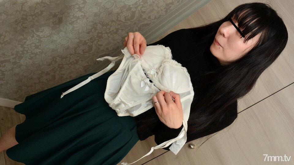 072421-506 老婆，让我买我现在穿的内衣吧！ ~ 鬃毛妻子胸罩和内裤套装 ~