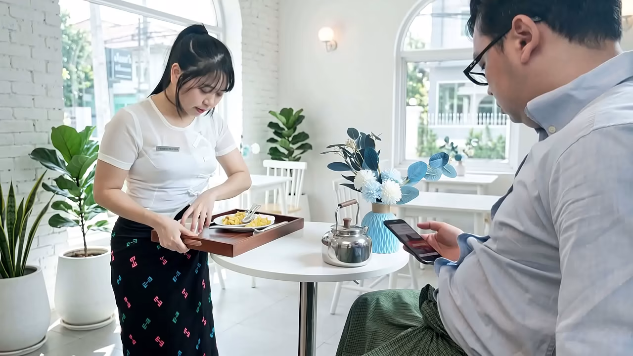 欲火中烧的女孩无法控制肮脏的心灵来操她