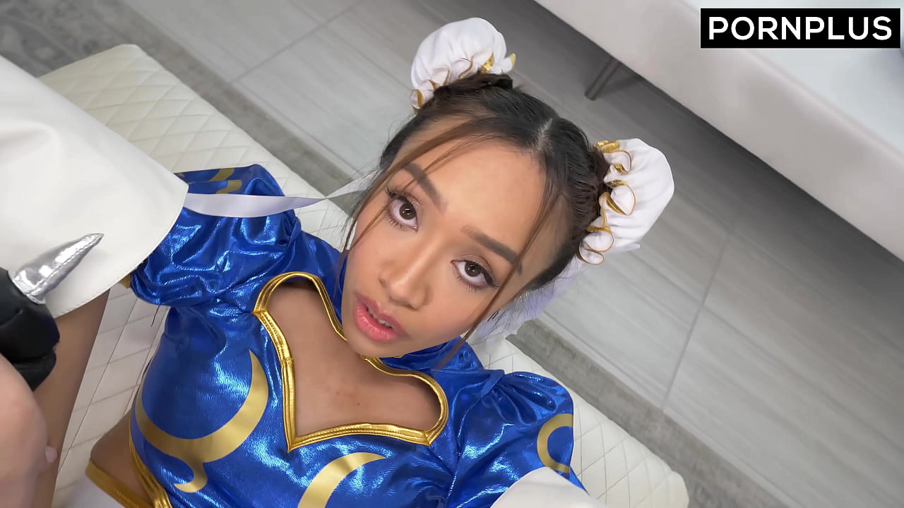 功夫荡妇发疯，让她的阴户被填满