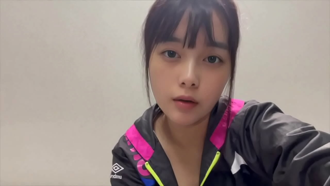 触摸这里的感觉真好……我喜欢手淫，因为它让我的大脑一片空白……