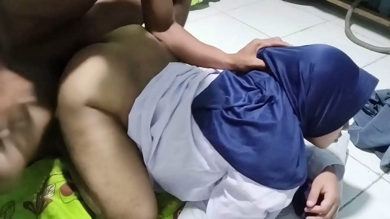 放学后嫂子要求放屁