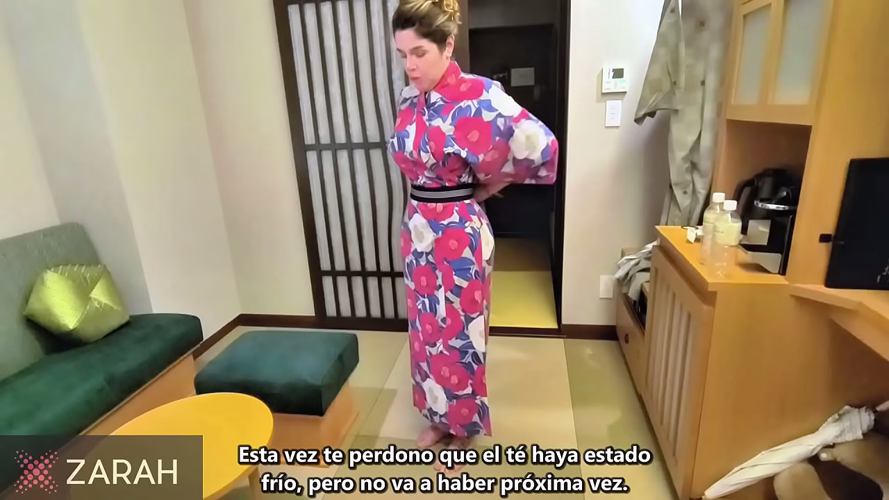 日本女仆纪律粗暴性行为和体内射精