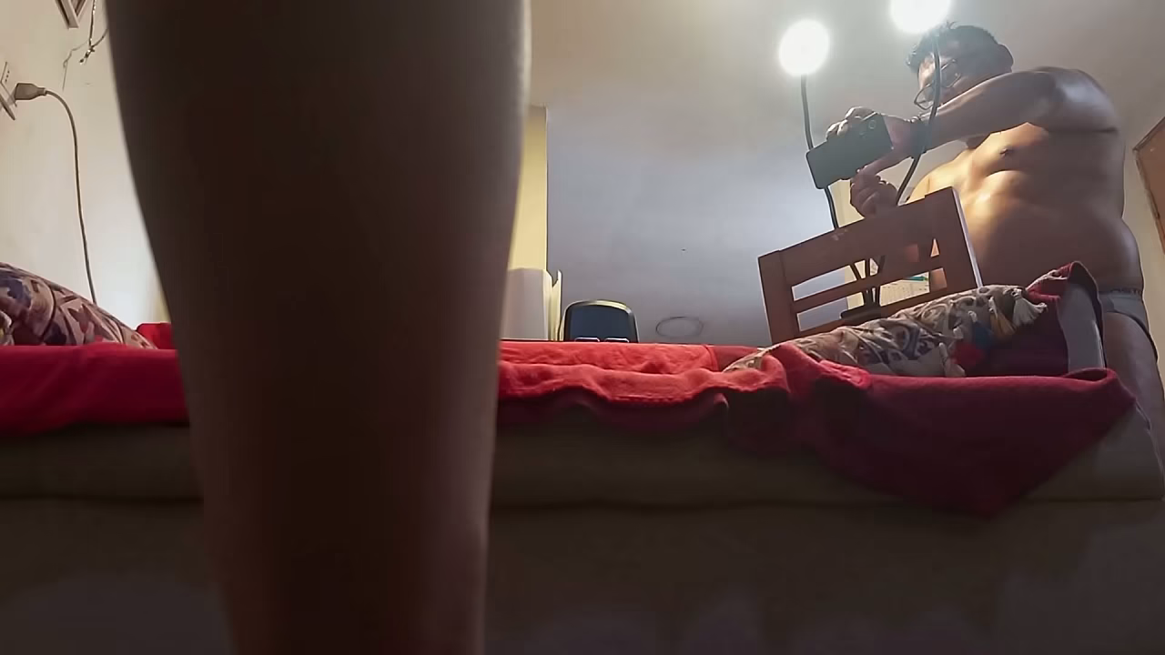 我的妻子怀孕五个月了，我把它放在她的屁股上，很痛，第二部分