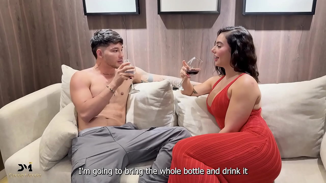 A young Colombian woman lets her 继兄 seduce her into sex - Danner Mendez and Iris Rodríguez