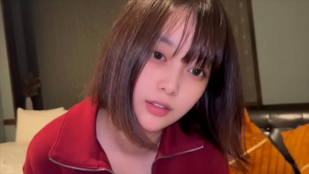 当我在角落里自慰的时候，我能闻到我臭逼里传来的淡淡的气味