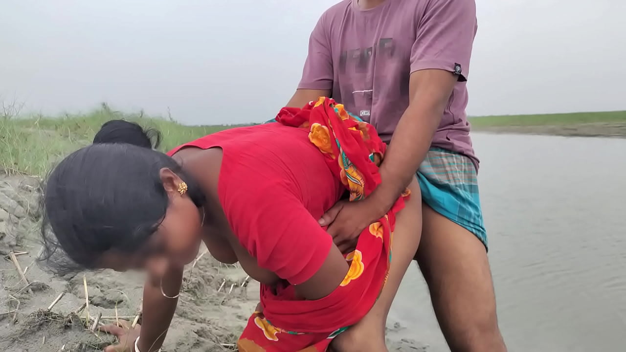 鲍迪在河边操