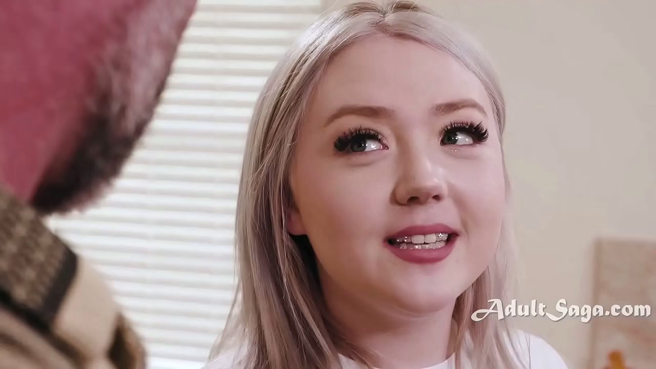 继女 Sucks Boyfriend Under Table Then Invites 继父 To Join