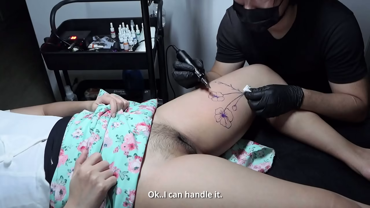 纹身时不间断的重度内射