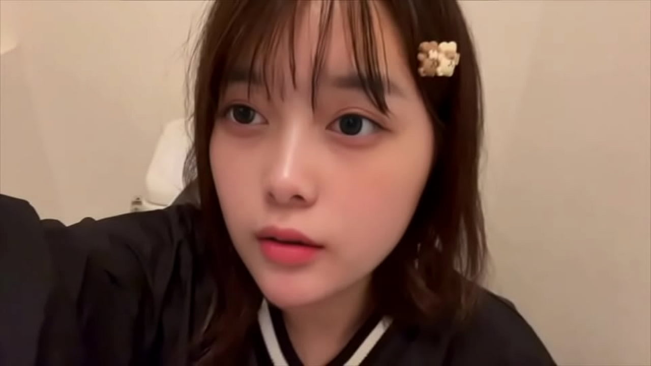 我想要做爱。我想插入一个大鸡巴。我想尝试约会，马上在酒店被拥抱……今天就用自慰来忍受吧……