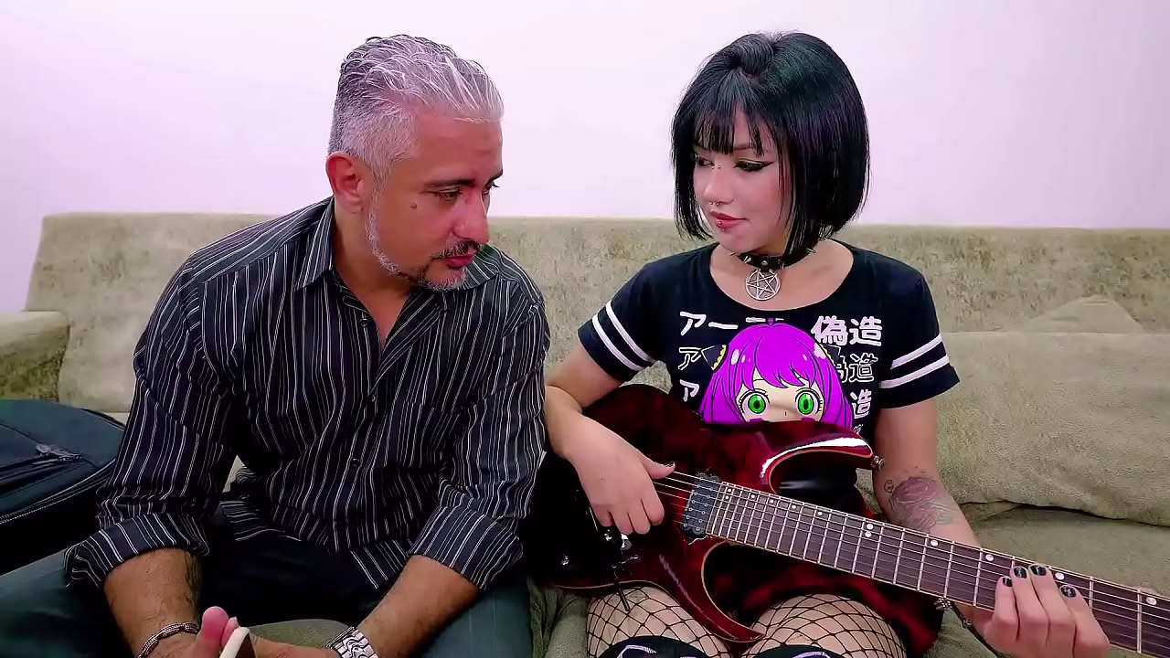 Meu pradratro me deu uma GUIRA de Presente e no Final deu a rola tambem RED1