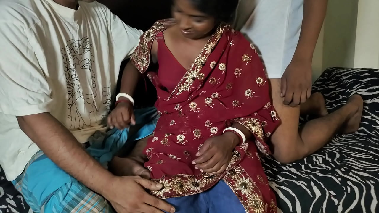Cute Bhabhi Cheating with husband and fucking with her two 继兄