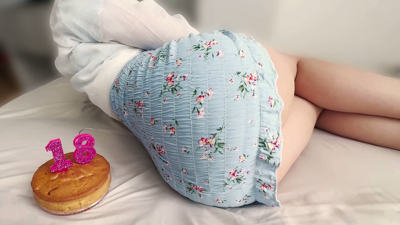 I Turn 18 Years Old Today 继父, Show Me What Sex Feels Like, I Envy My Friends
