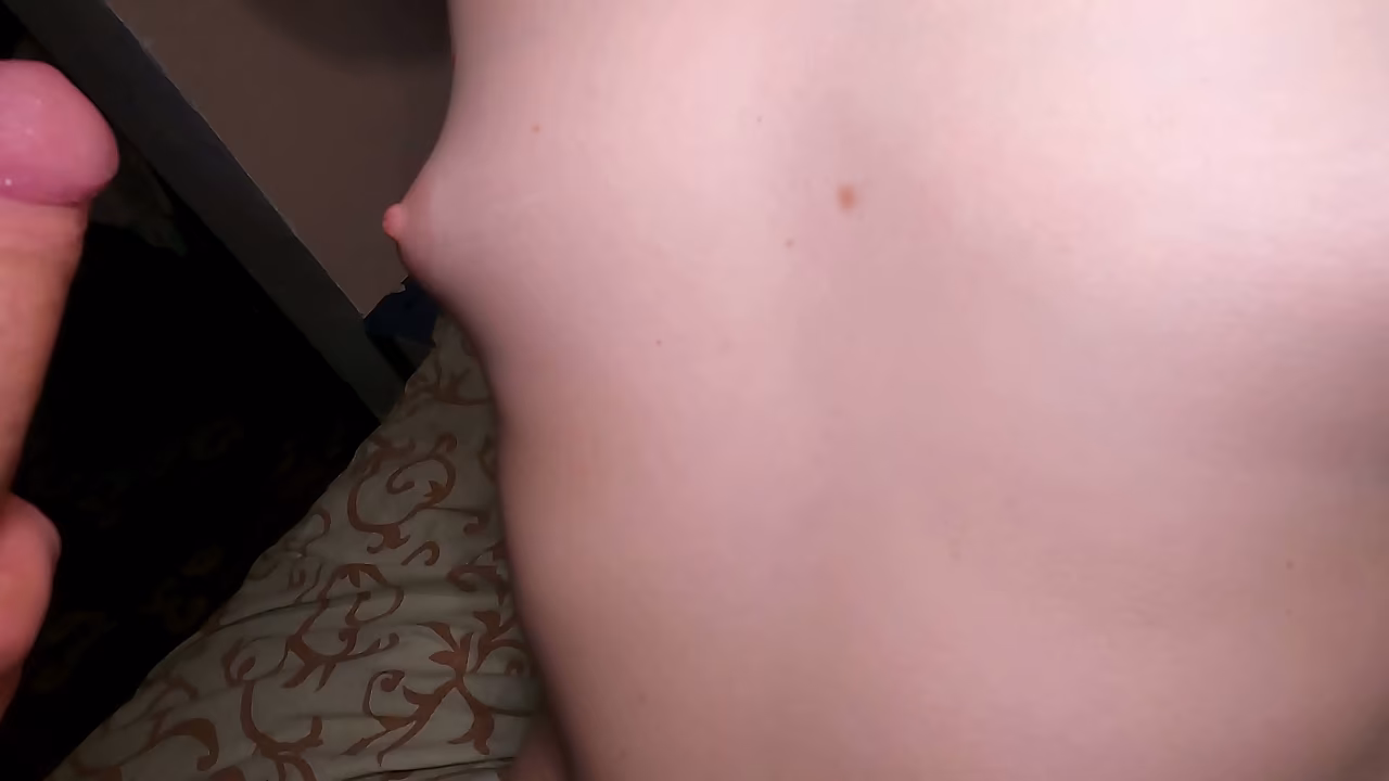 I cum on my 继姐's small tits!
