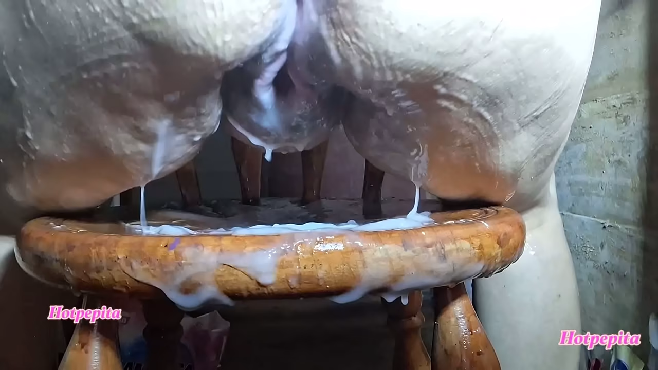 观看这段视频：我在几分钟内经历了多次高潮。多次性高潮的女人。