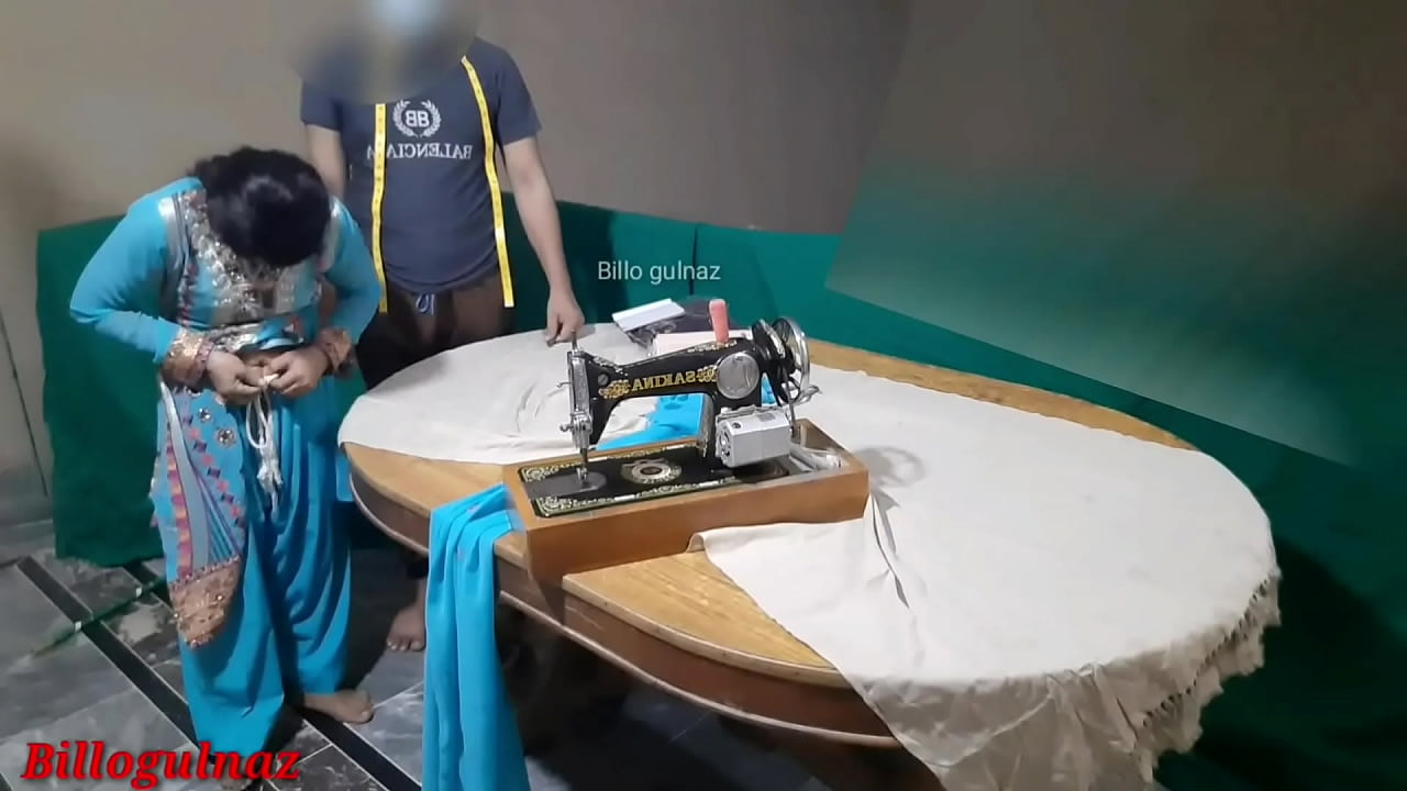 德西家庭主妇被裁缝性交，非常热辣和清晰的印地语音频。德西印度哥去缝衣服，然后裁缝操了她
