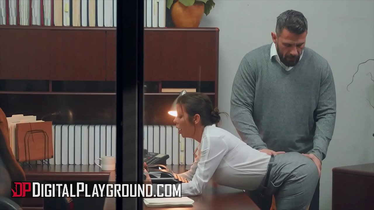 丰满的 (Alexis Fawx) 在办公室操她的老板 - Digital Playground