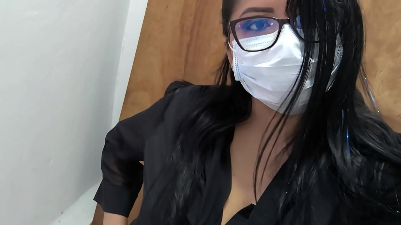 我是办公室里最性感的主管！！我是一个渴望他妈的感性的婊子。我喜欢在展示自己放荡的一面时被人注视。