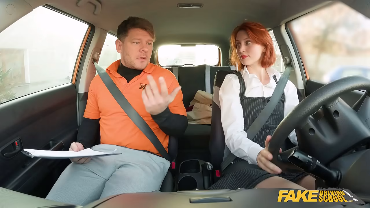 红发女郎在驾校办公室被操 - Fake Driving School