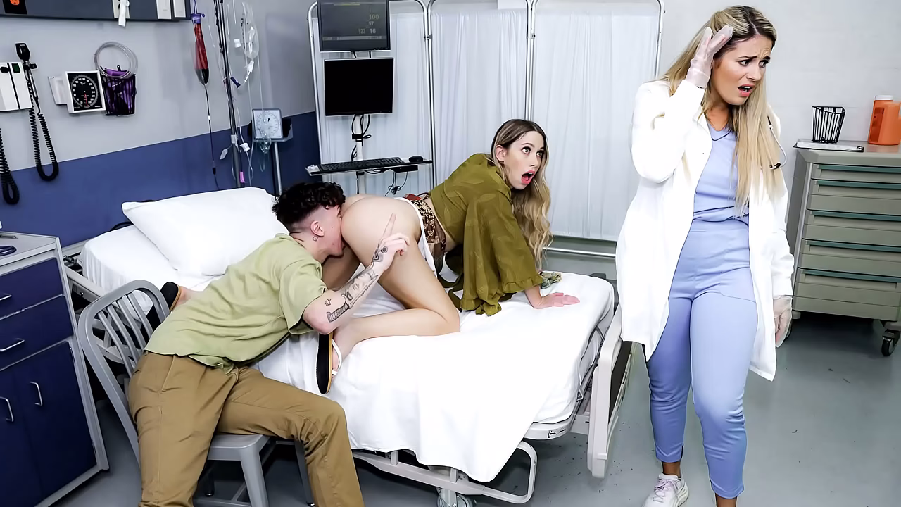 I End up At My 继母's Doctor Office with My 继兄 Eating My Pussy to Retrieve Them - Myfamilyfuck