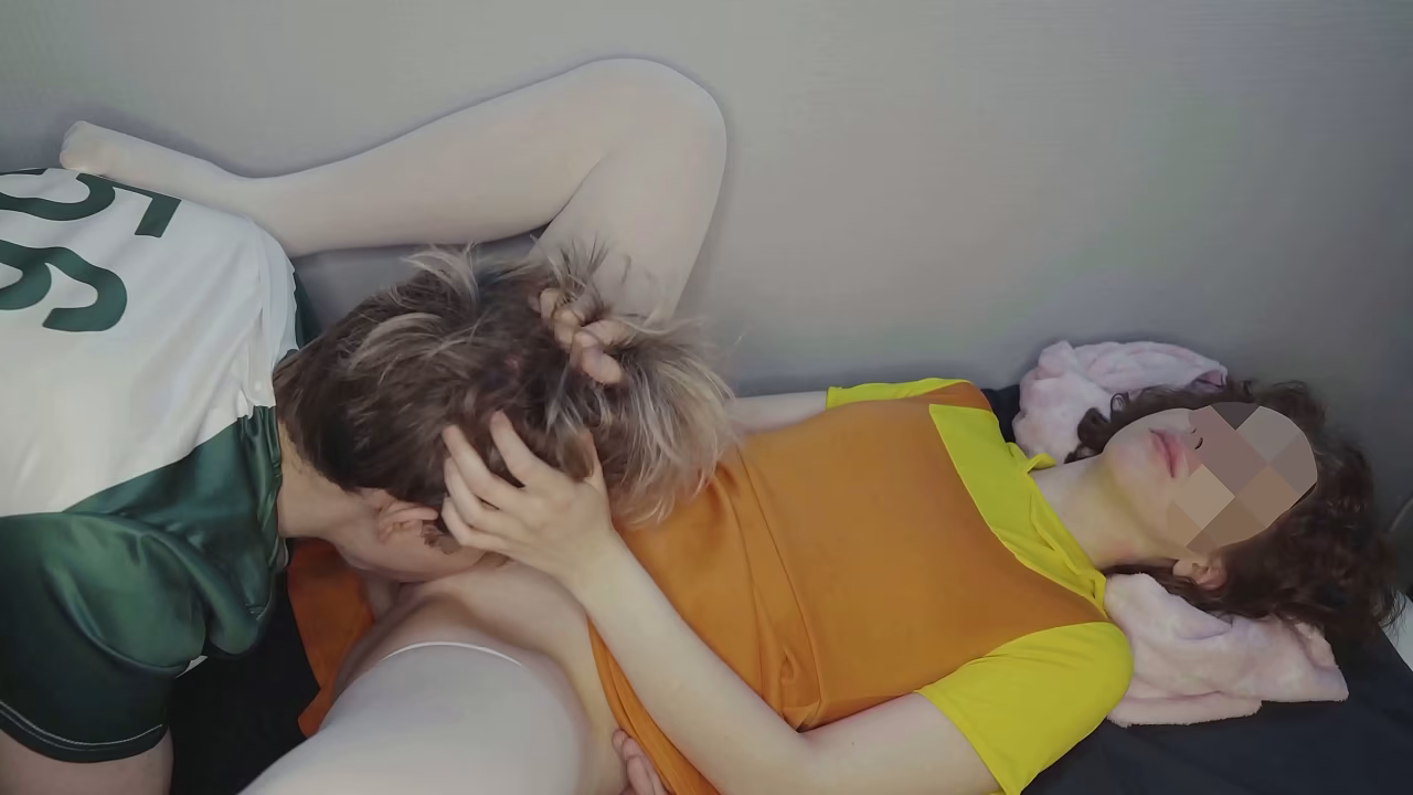 鱿鱼游戏色情模仿：456 名玩家操可爱的女孩