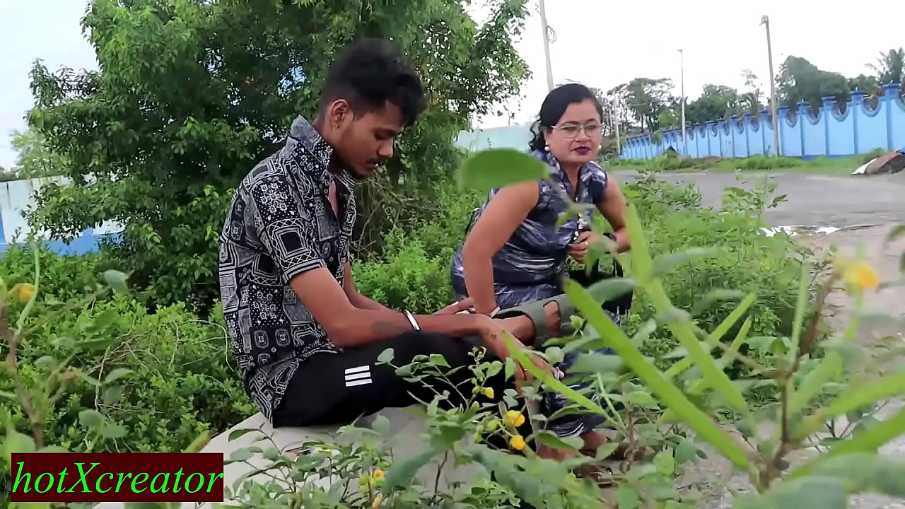 与美丽的未知女孩的第一次见面和第一次性爱！德西 性爱
