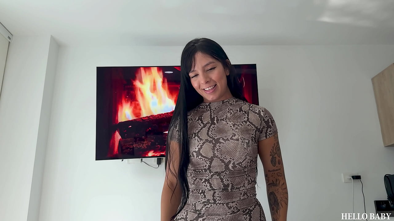 丹妮拉回家时屁股里有惊喜 - Daniela Ortiz