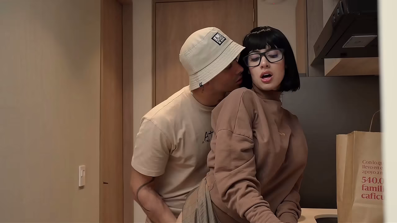 我需要从我的约会对象那里得到钱和大鸡巴 - Ambar Prada
