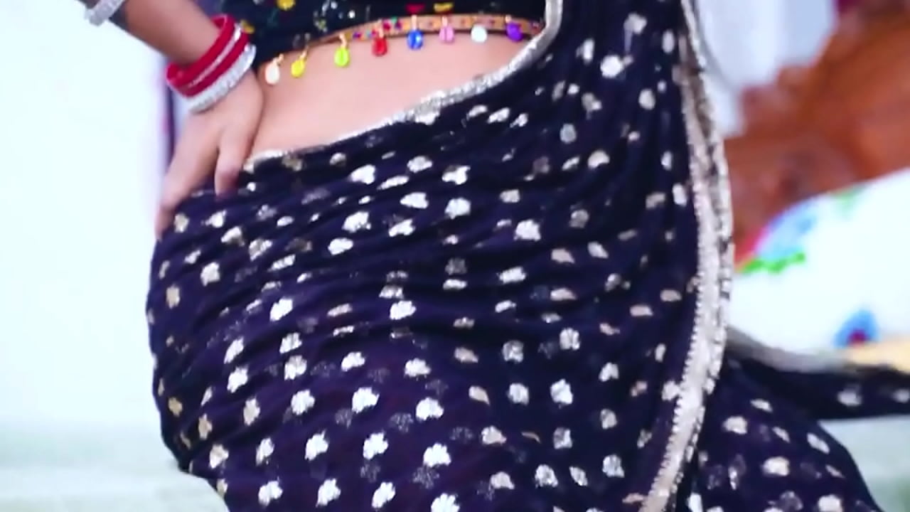 大胸部印度热哥在做饭时性交 - Desi Sex