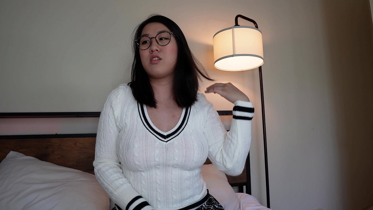 害羞的书呆子亚洲女友豆腐是一个秘密的花痴