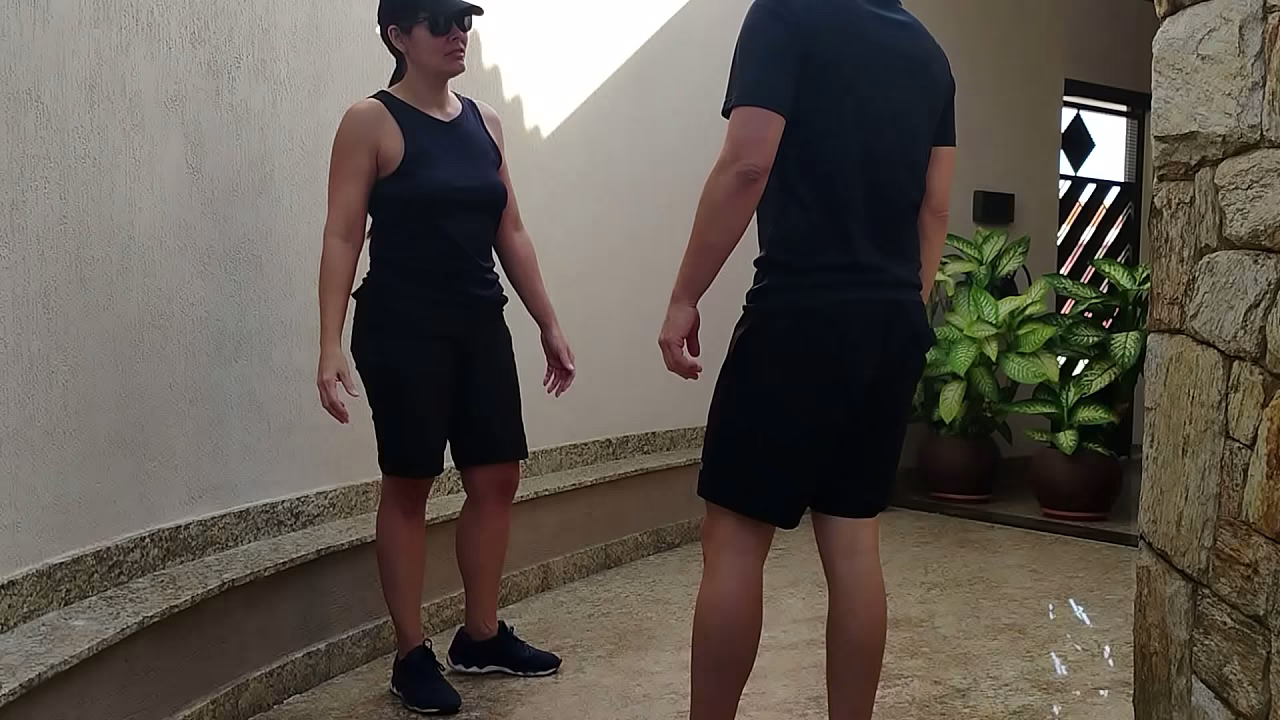 女同性恋付钱给口交，完全没有任何欲望地给她的阴户。