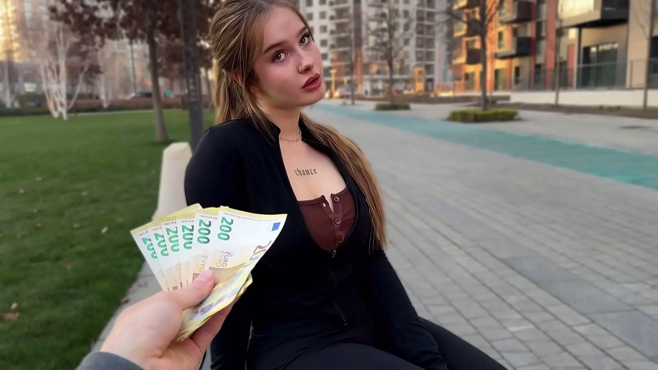 可怜的女学生......她相信这只是一份礼物
