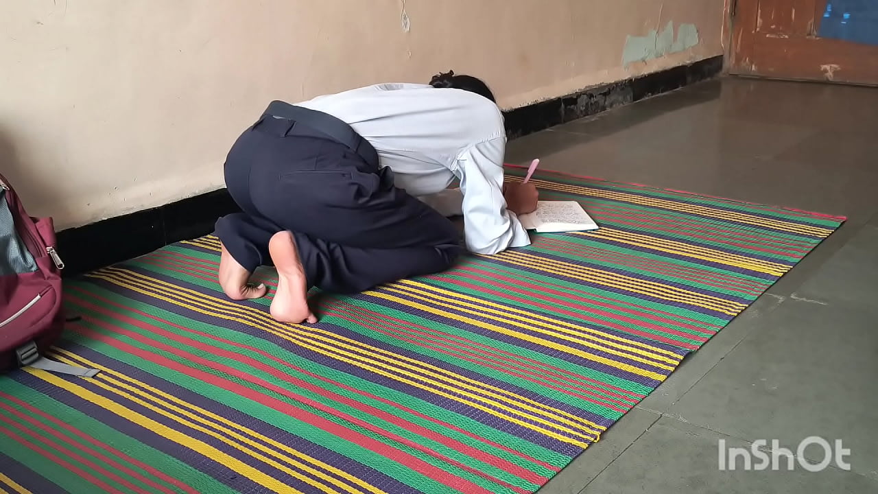 年轻女性 college 青涩 girl Fuck by private tuition teacher.