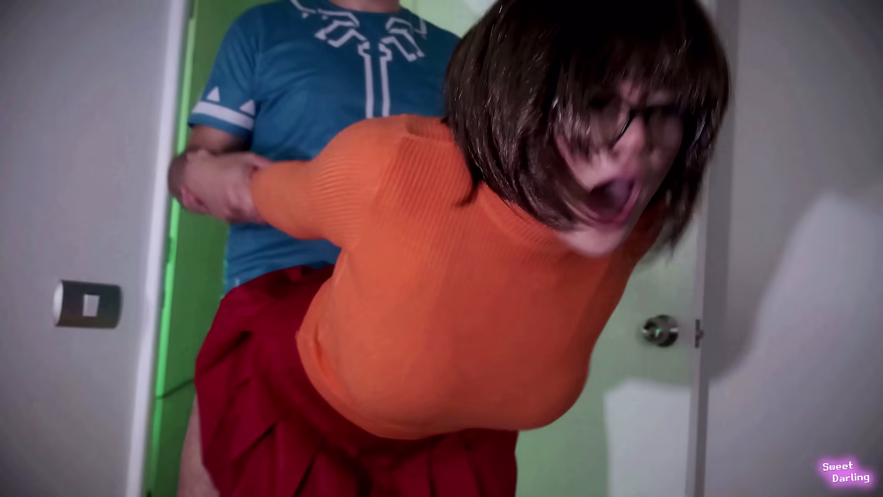 Velma Dinkley（完整视频）书呆子女孩在万圣节被狠狠操 - Sweet Darling