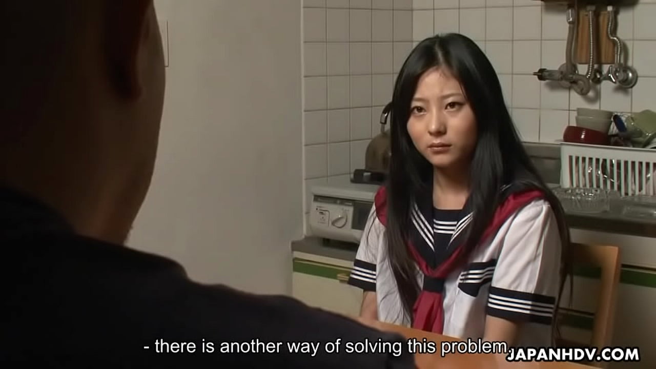亚洲美女被涂奶油，她被性交