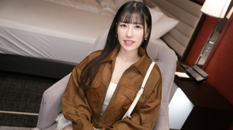 SIRO-5638 “一位有着可爱微笑的幼儿园老师!她主演了一个受前成人视频影响者启发的成人视频!当演员用手指抚摸她时,她直接击中镜头并喷出o