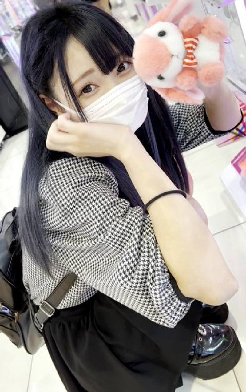 FC2-PPV-4916625【无】【第一次拍摄】清纯可爱、爱哭的现代女孩。当她敏感地呻吟时，我们给她大量的生精液♪