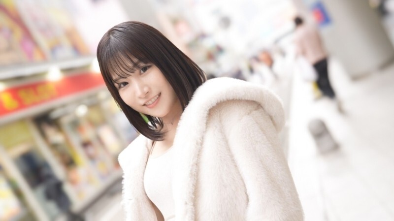 SIRO-5675 “她渴望刺激！！这个看起来天真无邪的年轻女士，似乎与任何色情完全无关，是一个每天自慰的彻底变态！！她完全满足于机智