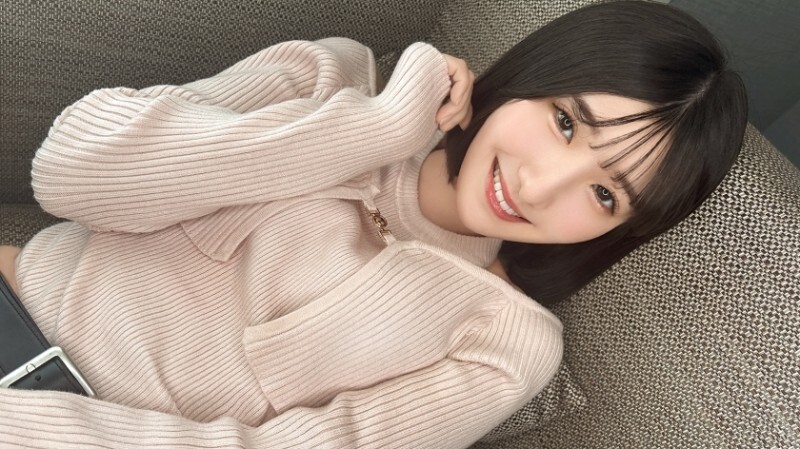 SIRO-5664 “她安静的外表掩盖了她快乐的呻吟！在她最喜欢的传教士姿势中，她一遍又一遍地扭动身体并达到高潮！她在性爱过程中的转变加速了妈妈
